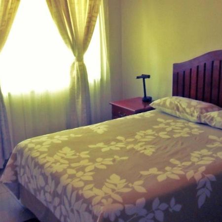 A New Earth Guest Lodge ฟรานซิสทาวน์ ภายนอก รูปภาพ