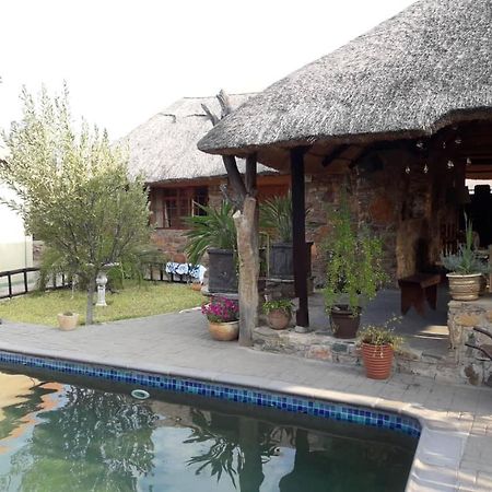 A New Earth Guest Lodge ฟรานซิสทาวน์ ภายนอก รูปภาพ