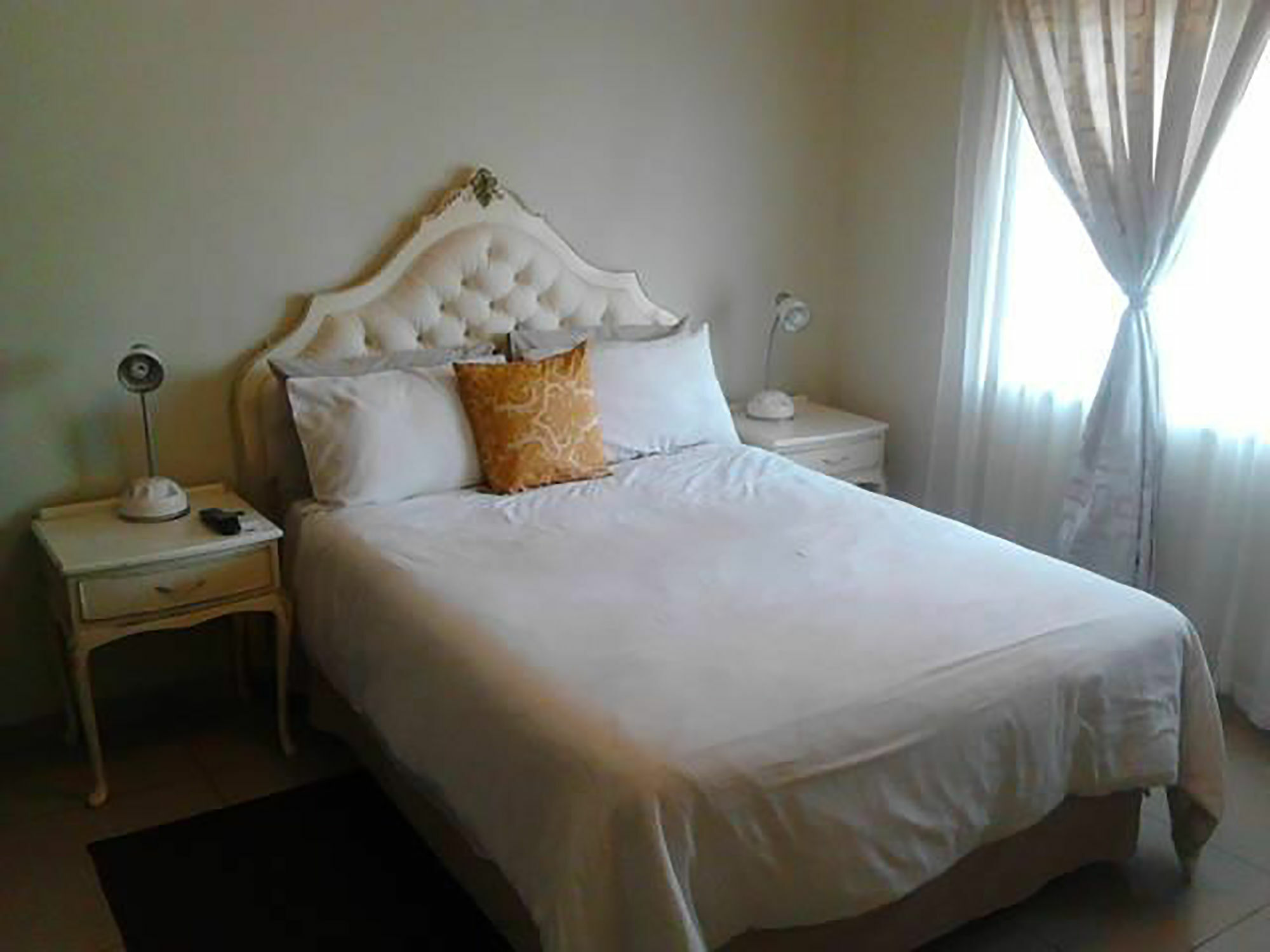 A New Earth Guest Lodge ฟรานซิสทาวน์ ภายนอก รูปภาพ