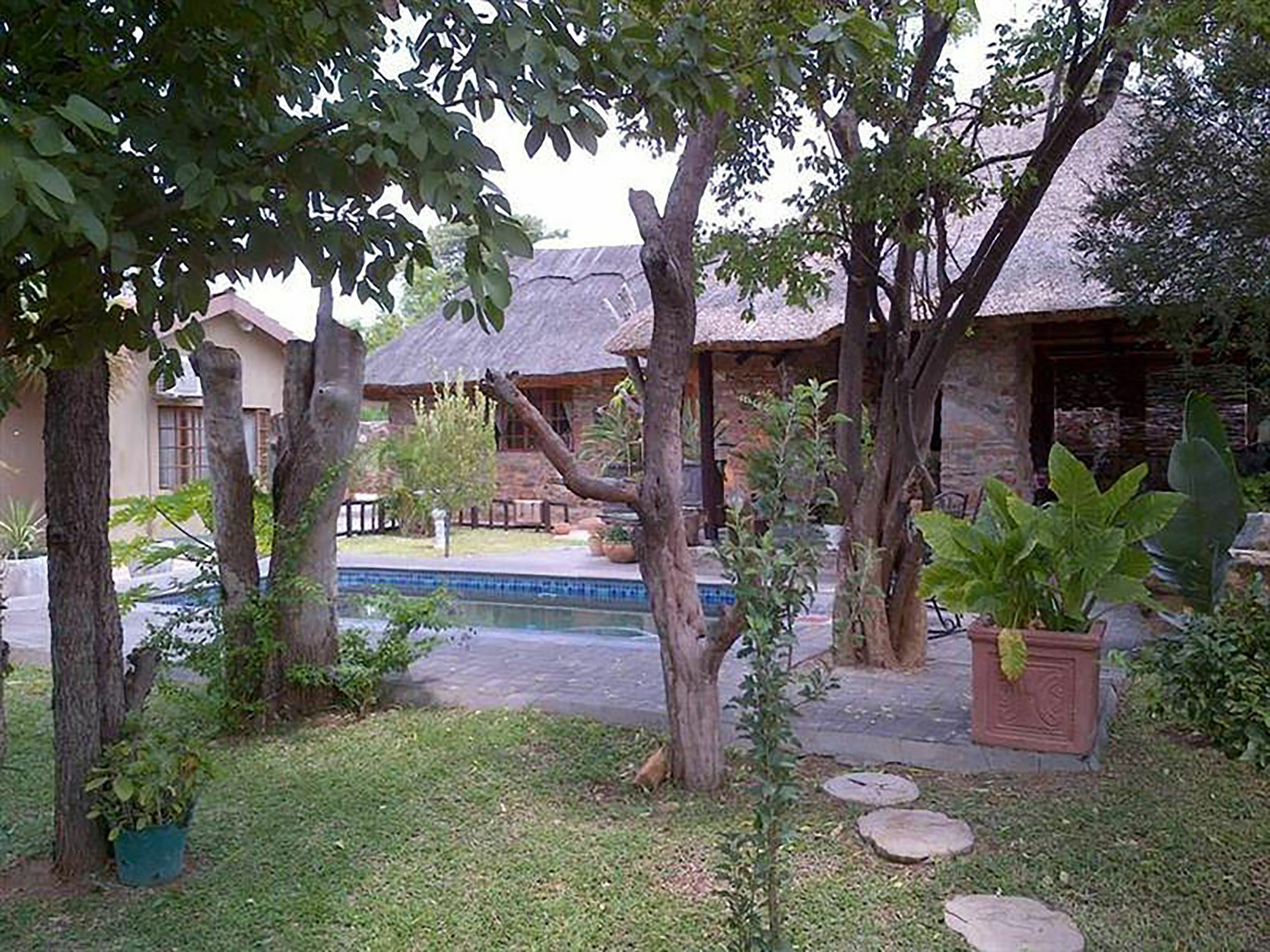 A New Earth Guest Lodge ฟรานซิสทาวน์ ภายนอก รูปภาพ