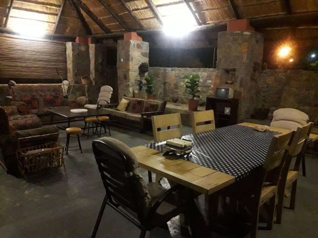 A New Earth Guest Lodge ฟรานซิสทาวน์ ภายนอก รูปภาพ