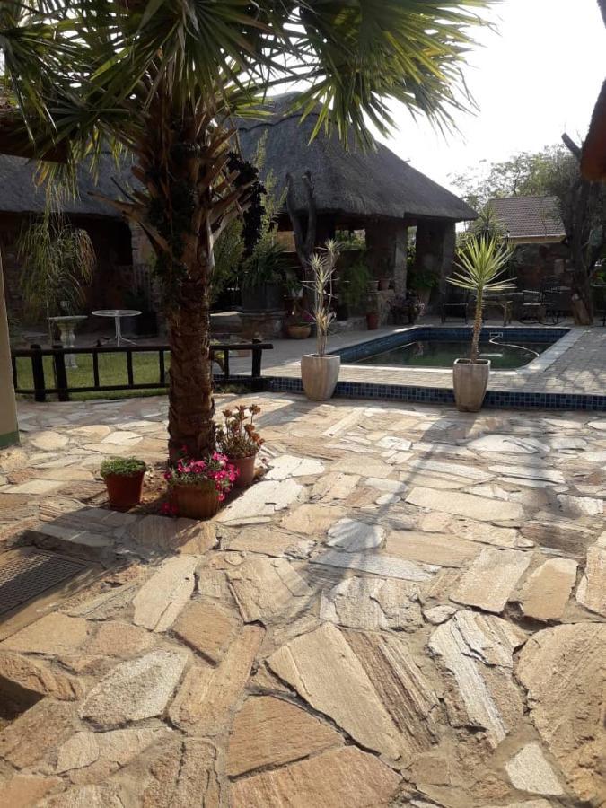 A New Earth Guest Lodge ฟรานซิสทาวน์ ภายนอก รูปภาพ
